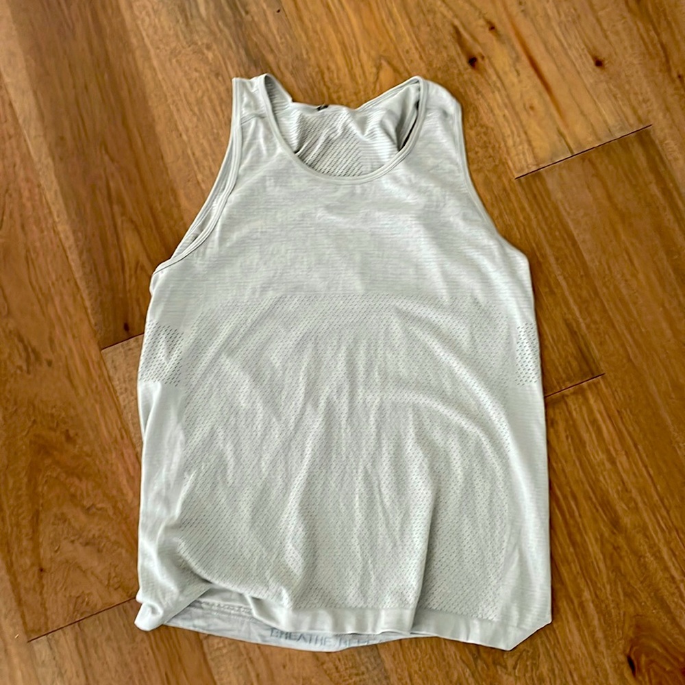 Lululemon Large Metal Vent Tank